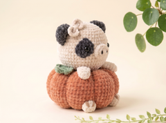Pumpkin Piglet Crochet Pattern – Willa and Nox