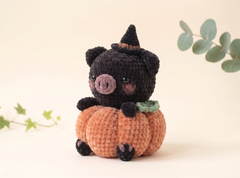 Pumpkin Piglet Crochet Pattern – Willa and Nox