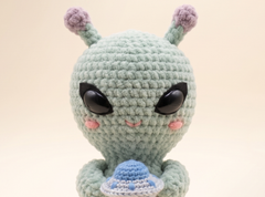 Amigurumi Crochet Pattern — Zeke the Alien