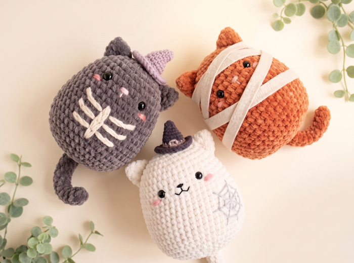 Halloween Cat Crochet Pattern – Sable, Rusty & Webster